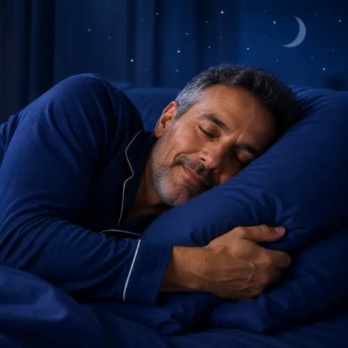 Homem dormindo tranquilamente após usar Dormix
